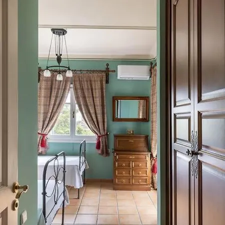 Syros Gem, Luxury Mansion Sunset & Sea Views Villa Posidhonía