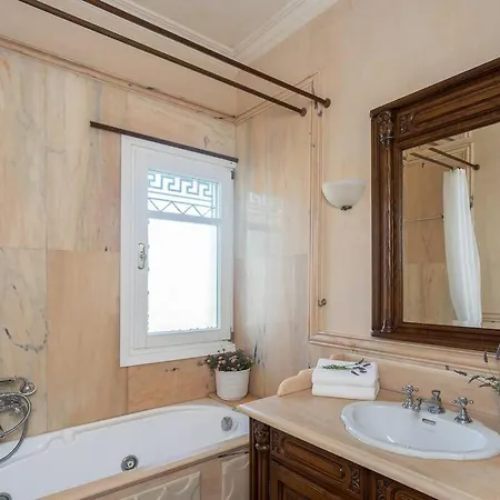 Villa Syros Gem, Luxury Mansion Sunset & Sea Views
