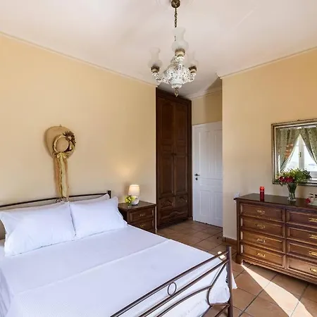 Villa Syros Gem, Luxury Mansion Sunset & Sea Views *